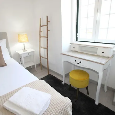 Moderno Nas Olaias A 5 Minutos Da Faculdade Isel E Ist *